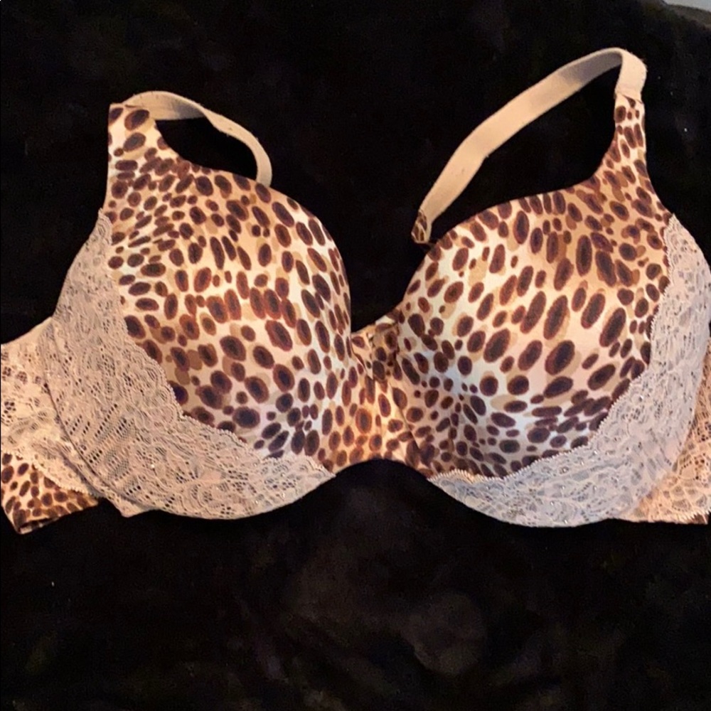 Vitoria secret lined Demi bra